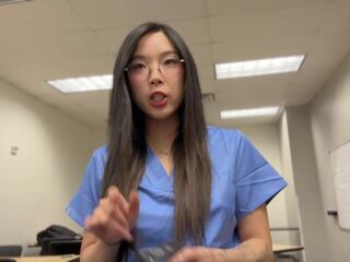 Creepy md convinces شاب الآسيوية طبي الطبيب إلى اللعنة إلى الحصول على ahead