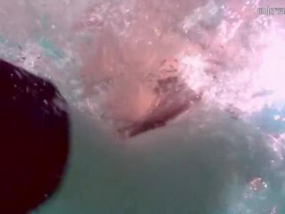 Inotand piscina seducător adolescenta frumuseţe nikita vodorezova